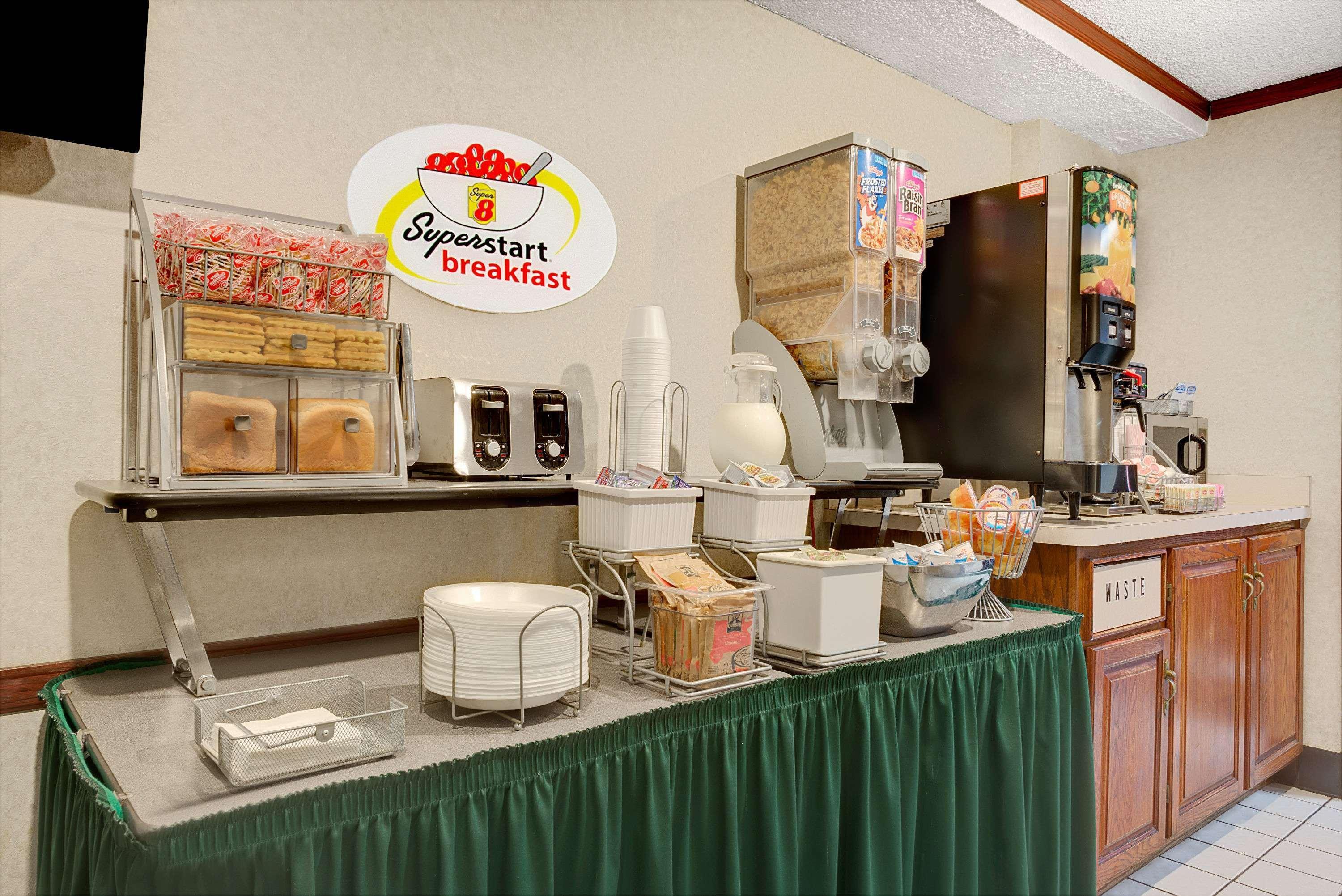 Super 8 By Wyndham Kenmore/Buffalo/Niagara Falls Area Exteriér fotografie
