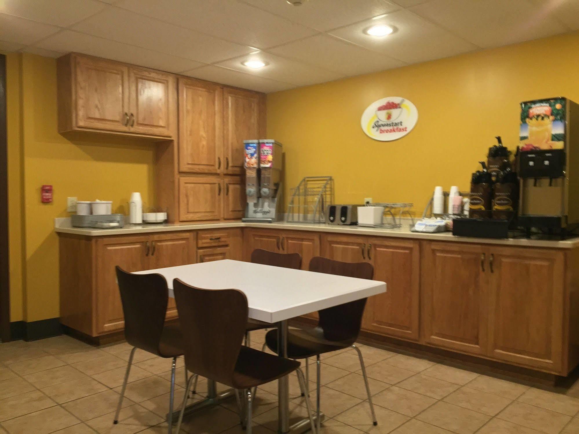 Super 8 By Wyndham Kenmore/Buffalo/Niagara Falls Area Exteriér fotografie